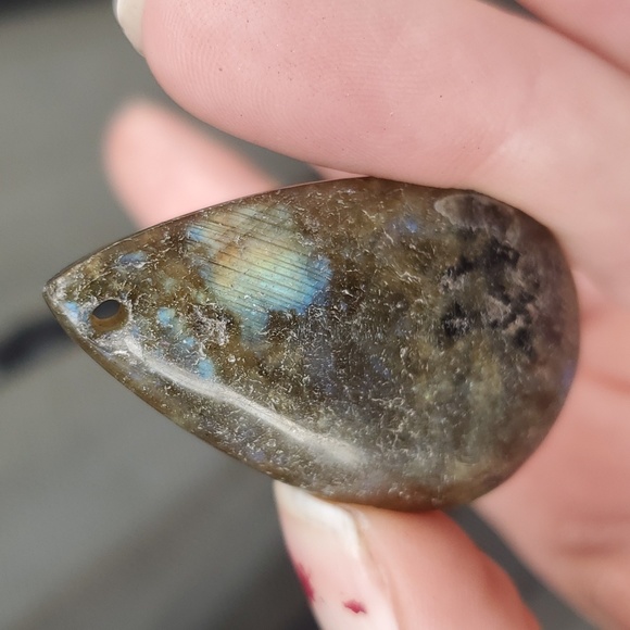 New Natural Labradorite Teardrop Pendant. - Picture 9 of 9